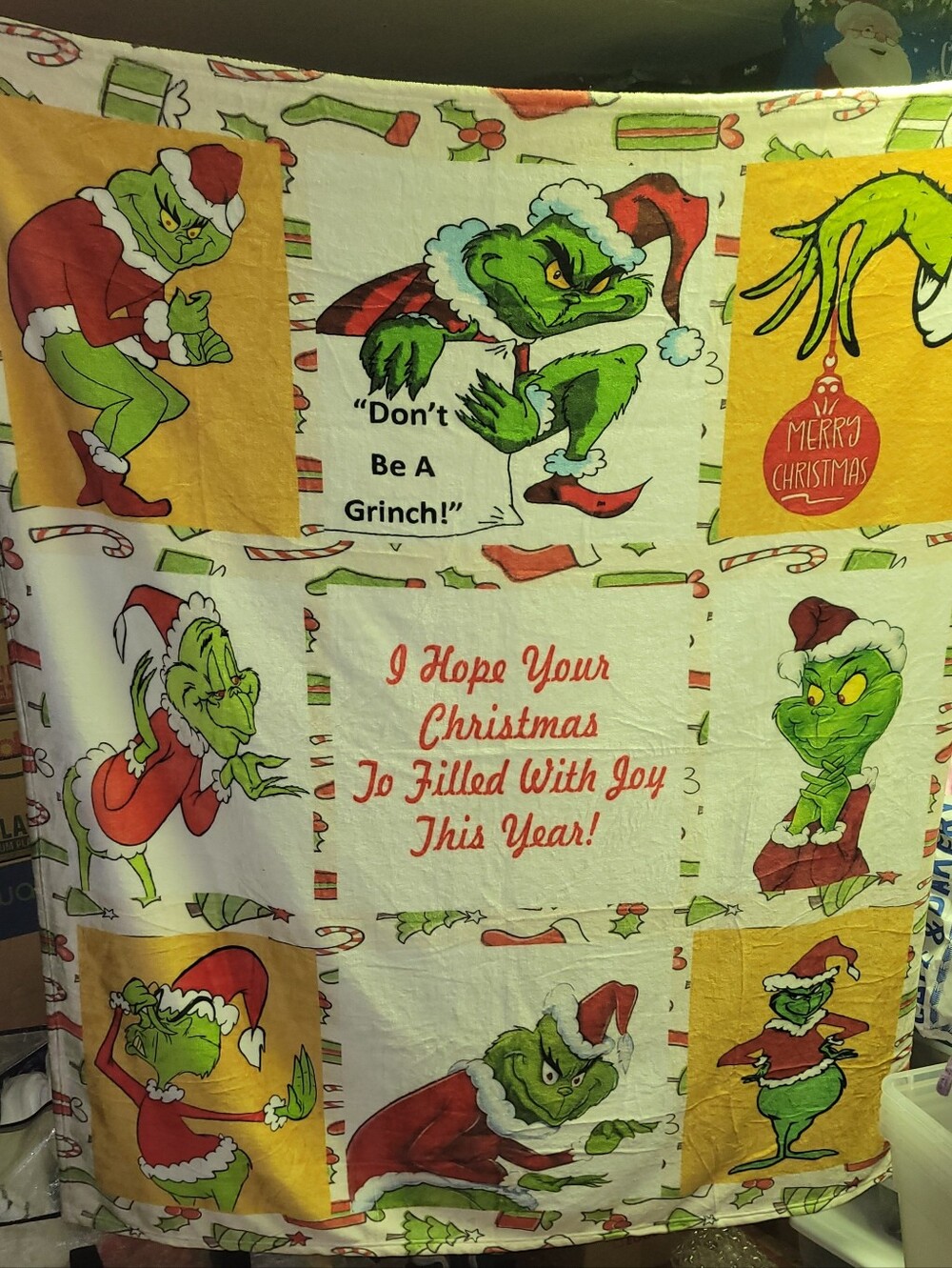 Grinch Holiday Super Soft Throw Blanket - NEW